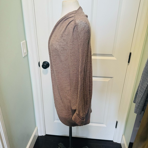 The Essential Travel Open Front knit knotted Cardigan - Picture 6 of 11